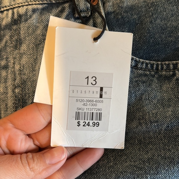 NEW SHORTS - Picture 4 of 8